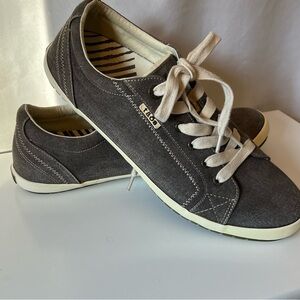 TAOS Women's 12 Star Chocolate Wash Brown Canvas Casual Support Shoes